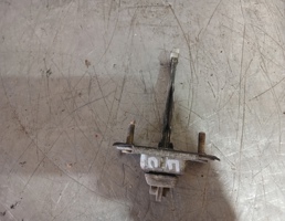 Ограничитель двери для Mazda 323 BA 94-98  запчасти бу