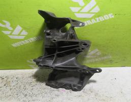 Кронштейн генератора для Renault Clio 2 Symbol 1998-2008  запчасти бу