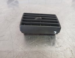 Дефлектор воздушный для Audi 80  90  B3  86-91  запчасти бу