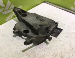 Кронштейн двигателя правый для Renault Clio 2 Symbol 1998-2008  запчасти бу