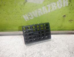 Дефлектор воздушный для Audi 80 90 B4 91-94  запчасти бу