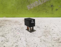 Реле для Toyota Corolla E12 2001-2006  запчасти бу