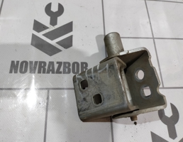 Петля двери передней правой нижняя для Renault Clio 3  2005-2012  запчасти бу