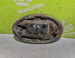 Щит опорный задний левый для Ford Focus 1 1998-2004  запчасти бу