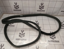 Уплотнитель двери для Skoda Fabia 2007-2015  запчасти бу