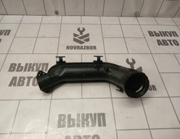 Патрубок интеркулера для Skoda Yeti 2009-2018  запчасти бу