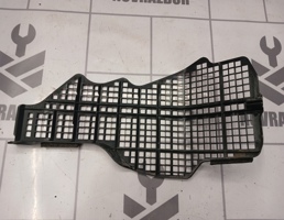Решетка стеклоочистителя для Suzuki SX4 2006-2013  запчасти бу