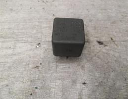 Реле для Fiat Punto 1(176) 93-99  запчасти бу
