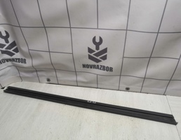 Накладка стекла переднего правого для Skoda Fabia 2007-2015  запчасти бу