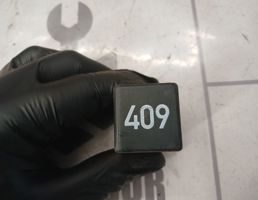 Реле топливного насоса для VW Golf 4 Bora 97-05  запчасти бу