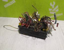 Блок предохранителей для VW Passat  B3  1988-1993  запчасти бу