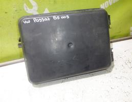 Корпус блока предохранителей для VW Passat B5 96-00  запчасти бу