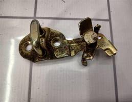 Ответная часть замка багажника для Chevrolet Aveo T200 03-08  запчасти бу