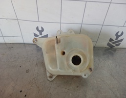 Бачок расширительный для Audi 80  90  B3  86-91  запчасти бу