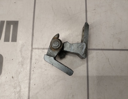 Петля двери для Skoda Yeti 2009-2018  запчасти бу