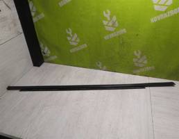 Уплотнитель стекла двери для LADA VESTA 15-19  запчасти бу