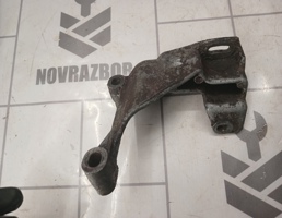 Кронштейн для Audi 80  90  B3  86-91  запчасти бу