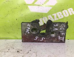 Замок двери задней левой для VW Golf 2 Jetta 2 83-92  запчасти бу