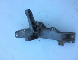 Кронштейн двигателя левый для BMW 3-серия E36 91-98  запчасти бу