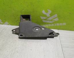 Кронштейн двигателя правый для Renault Clio 2 Symbol 1998-2008  запчасти бу