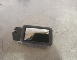 Ручка двери внутренняя правая для Audi 80  90  B3  86-91  запчасти бу