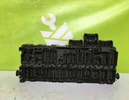 Блок предохранителей для VW Passat  B3  1988-1993  запчасти бу