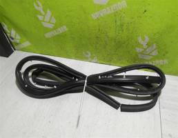 Уплотнитель двери для Citroen C-Elysee 2012>  запчасти бу