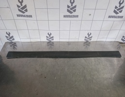 Молдинг передней правой двери для Audi 80  90  B3  86-91  запчасти бу