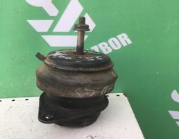 Опора двигателя задняя для Seat Cordoba 1996-1999  запчасти бу