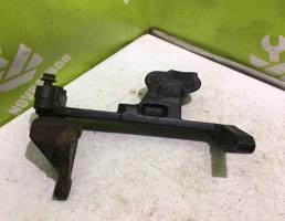 Кронштейн для Kia RIO 1 2000-2004  запчасти бу