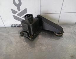 Клапан рециркуляции выхлопных газов для VW Golf 3 Vento 91-97  запчасти бу