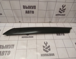Накладка лобового стекла правая для Skoda Yeti 2009-2018  запчасти бу