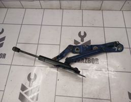 Петля крышки багажника для VW Golf 3 Vento 91-97  запчасти бу