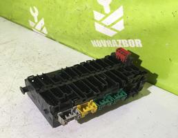 Блок предохранителей для VW Golf 3 Vento 91-97  запчасти бу