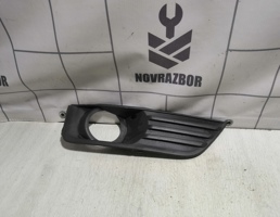 Решетка в бампер правая для Ford Focus 2 05-08  запчасти бу