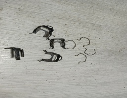 Кронштейн (сопут. товар) для Renault Clio 2 Symbol 1998-2008  запчасти бу