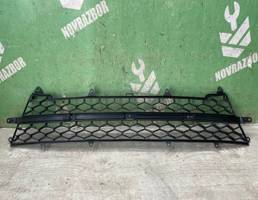 Решетка в бампер центральная для LADA VESTA 15-19  запчасти бу