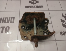 Кронштейн задней балки для Renault Logan 2005-2014  запчасти бу