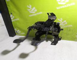 Блок педалей для VW Passat B4 94-96  запчасти бу