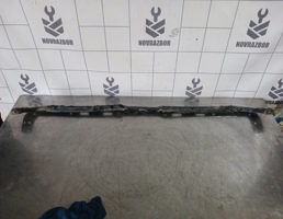 Направляющая бампера для VW Golf 4 Bora 97-05  запчасти бу