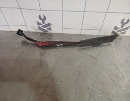 Поводок стеклоочистителя передний левый для Mazda 323 BA 94-98  запчасти бу