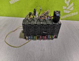 Блок предохранителей для VW Golf 3 Vento 91-97  запчасти бу