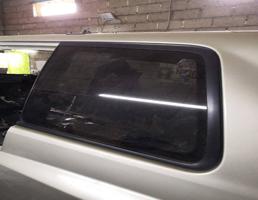 Стекло кузовное глухое левое для Toyota Highlander I 01-06  запчасти бу