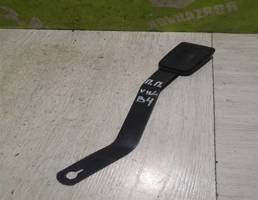 Ответная часть ремня безопасности для VW Passat B4 94-96  запчасти бу