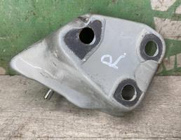 Кронштейн (сопут. товар) для VW Golf 4 Bora 97-05  запчасти бу