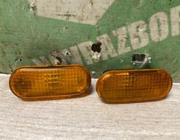 Повторитель на крыло желтый для VW Golf 3 Vento 91-97  запчасти бу