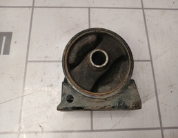 Опора двигателя передняя для Mitsubishi Lancer 10 CX  CY 07-17  запчасти бу