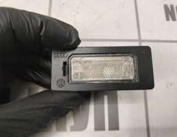 Фонарь подсветки номера для Skoda Yeti 2009-2018  запчасти бу