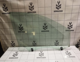 Стекло двери передней правой для Renault Clio 3  2005-2012  запчасти бу