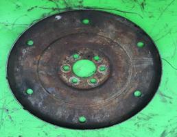 Маховик для VW Golf 3 Vento 91-97  запчасти бу